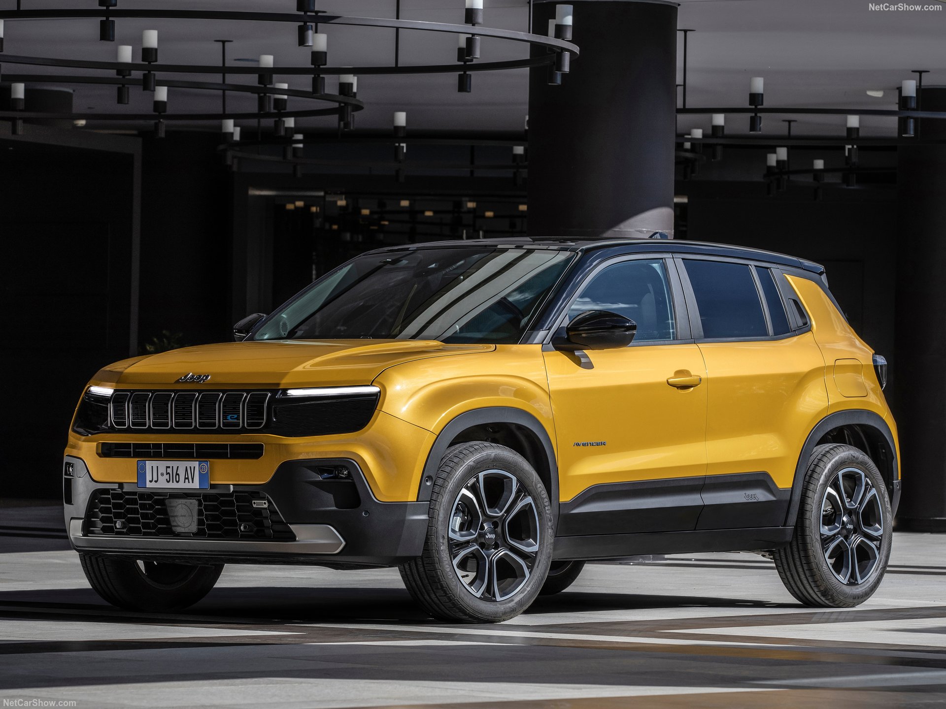 Jeep Avenger / Peugeot 3008 or similar